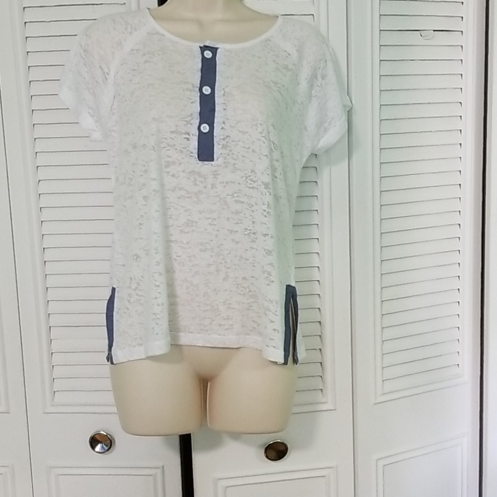 White womens top size small